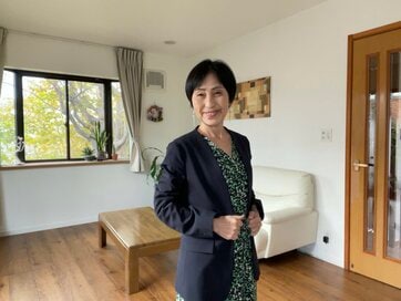 「毎日ワンピース」の64歳。合わせるジャケットはこの2枚だけあればいい