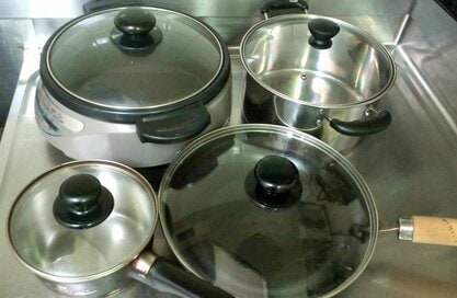 鍋とフライパンは大小2個でいい！キッチン収納のルール