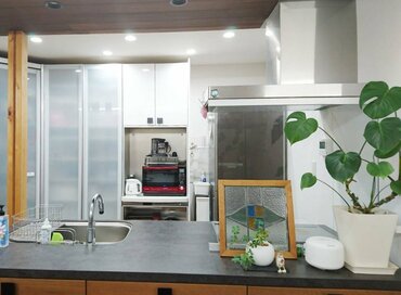 50代からのキッチン収納は量より質。本当に好きなものを厳選して暮らす