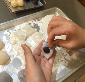 家でつくれる簡単かわいいフルーツ大福！求肥がもっちもち