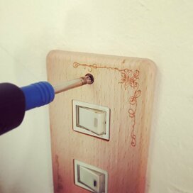 スイッチプレートをかわいくDIY！賃貸でもできて、数分で終わります