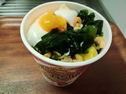 ●カップ麺に温泉卵。家にいる日のちょいたし栄養満点レシピ