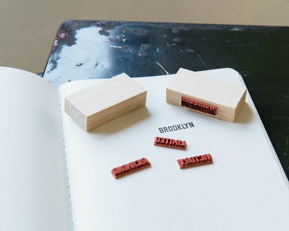 スタンプするだけで男前な手紙やラッピングシートに