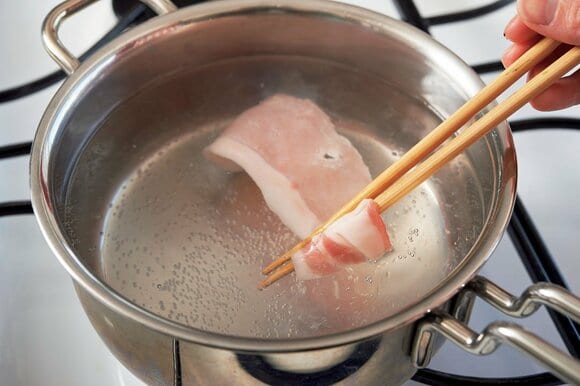 肉が縮んでかたくなるのを防ぐ