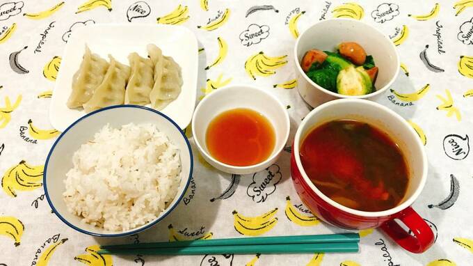 餃子や芽キャベツ炒めなど