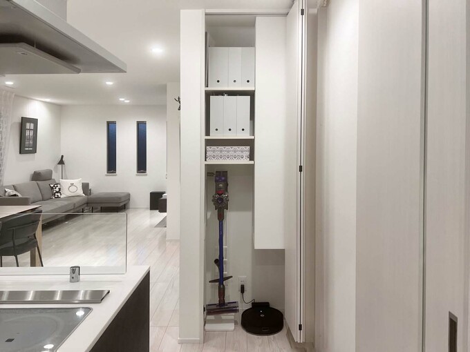 掃除機の充電基地の内部