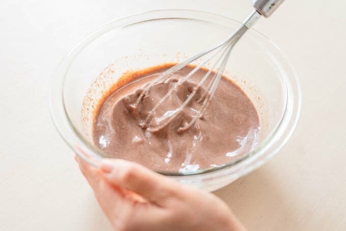 ココアフレンチトーストの卵液づくり