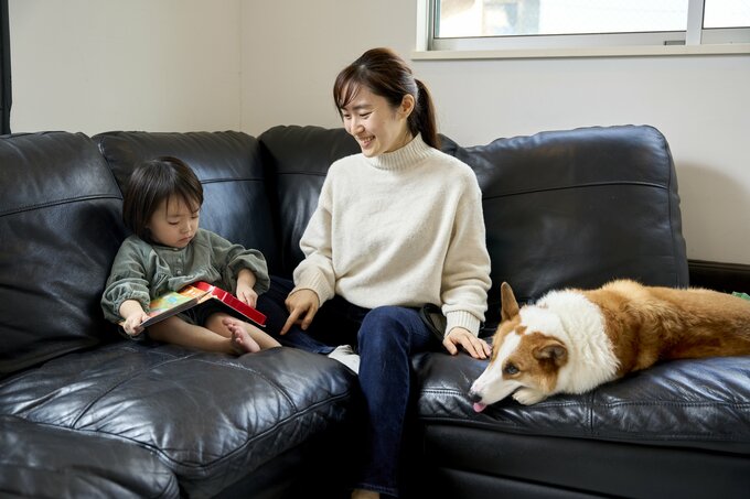 親子と犬