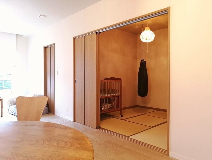 LDKから和室を見る