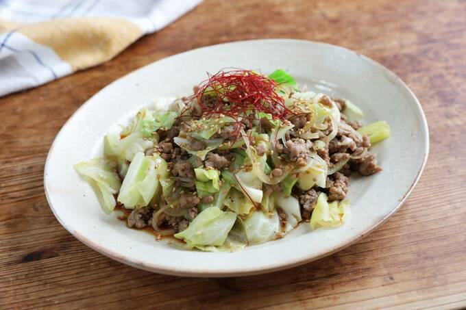 下味冷凍でつくるキャベツのスタミナそぼろ炒め