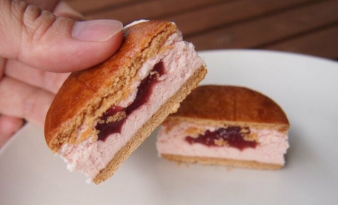 バタービスケットサンドの中身