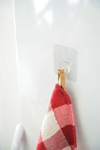 存在感ほぼゼロ！はがしてまた使える透明なフック