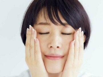 シートマスクの効果が倍増。美容家・小林ひろ美さんの「とっておき乾燥対策」