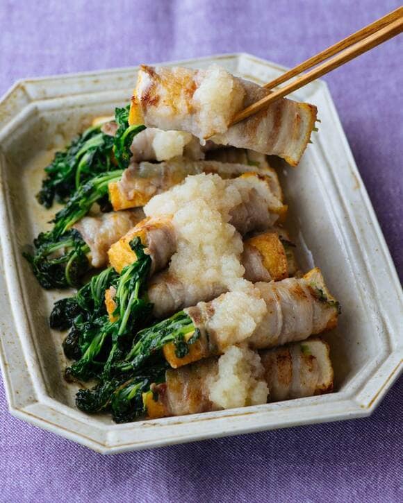 厚揚げと豆苗の肉巻き オニオンダレ