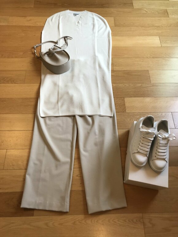 白ワンピースコーデ