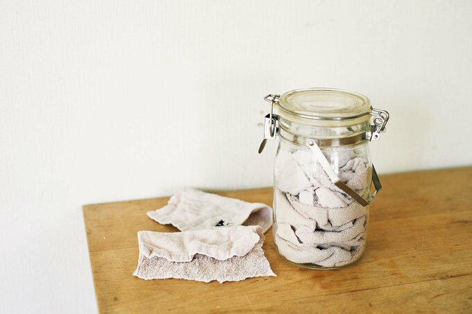 瓶に入った布ティッシュ