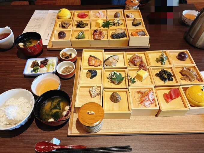 朝食