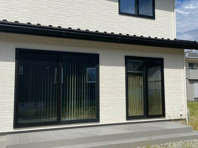 日中家の外から見た様子