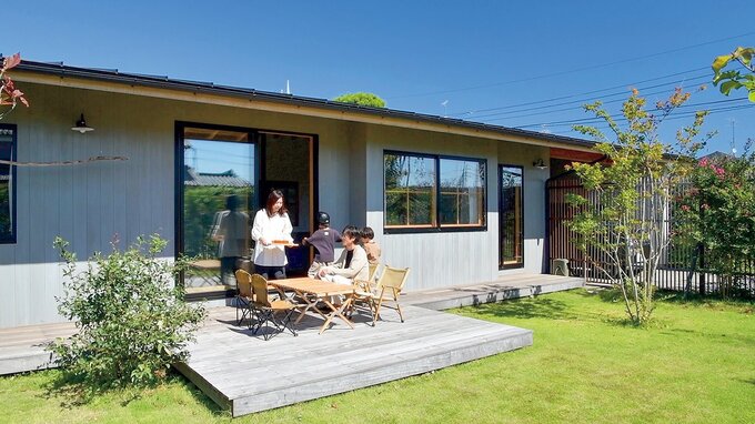 デッキでアウトドア気分