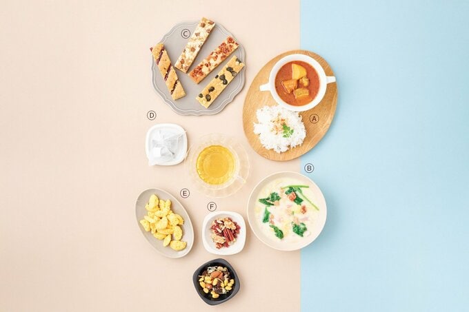 皿に盛られた食べ物