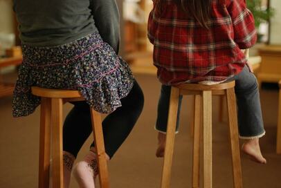 チェア、ベンチ、スツール…ダイニングに向くのは？イスの使い分けと選び方