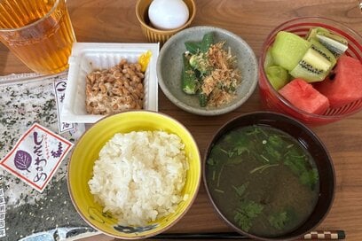 50代主婦の「リアルなひとりごはん」。みそ汁から、お湯を注ぐだけのお吸い物に変えた