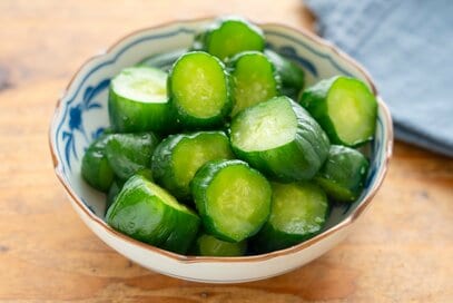 キュウリがあったら絶対つくって！驚くほど味わい深い「辛子漬け」のつくり方。暑い日はこれで決まり