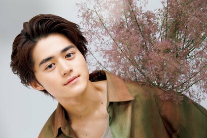 『silent』でも話題の鈴鹿央士さん。自分が「成長した」とは感じていない理由とは