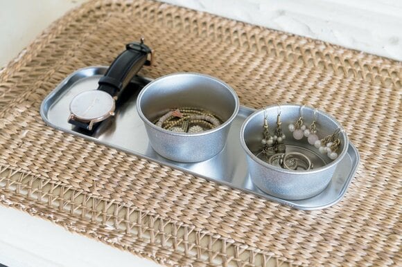 浅型のプリンカップをアクセサリー入れに