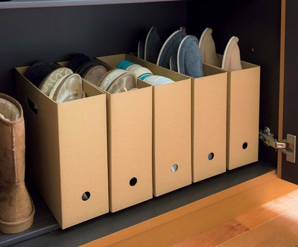 靴収納に書類ケースズーム