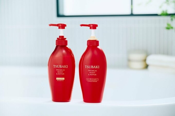 左から、TSUBAKI プレミアム モイスト＆リペア シャンプー、同コンディショナー 各450mL／オープン価格