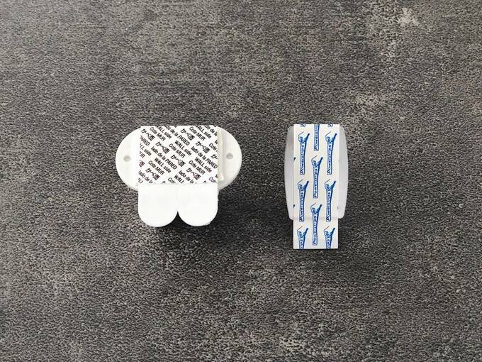 壁を傷つけずにきれいにはがせる画期的なテープ