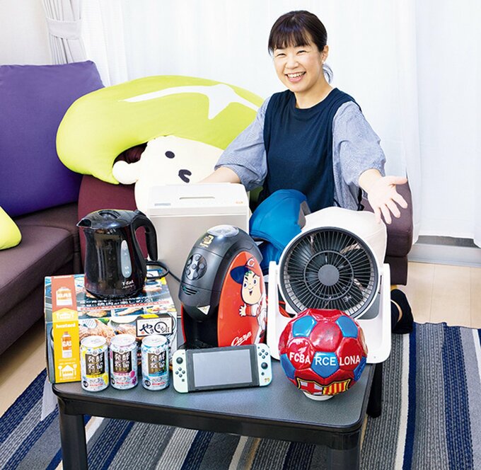 賞品を紹介するさとがわさん