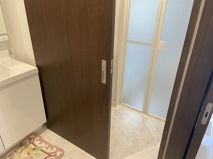 洗面所と脱衣所を仕切る扉