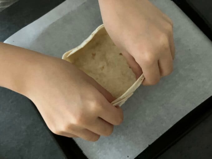 カップを成形する
