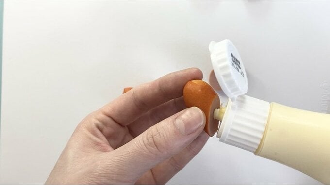 片側の断面にマヨネーズを少量塗る