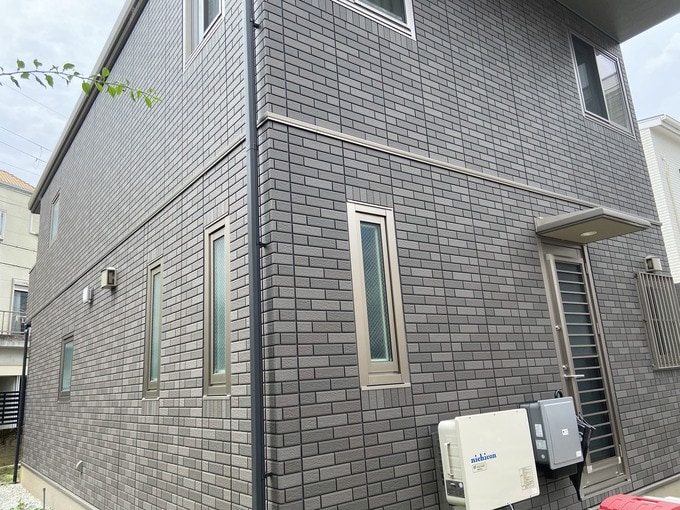 総2階のシンプルな家