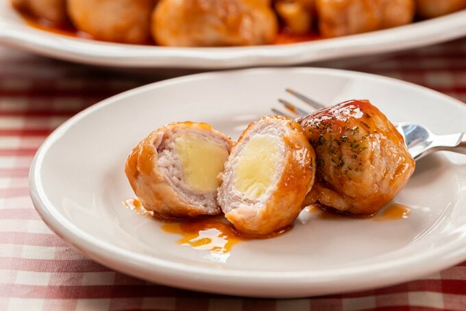 アメリカンポークのひと口チーズボールの断面