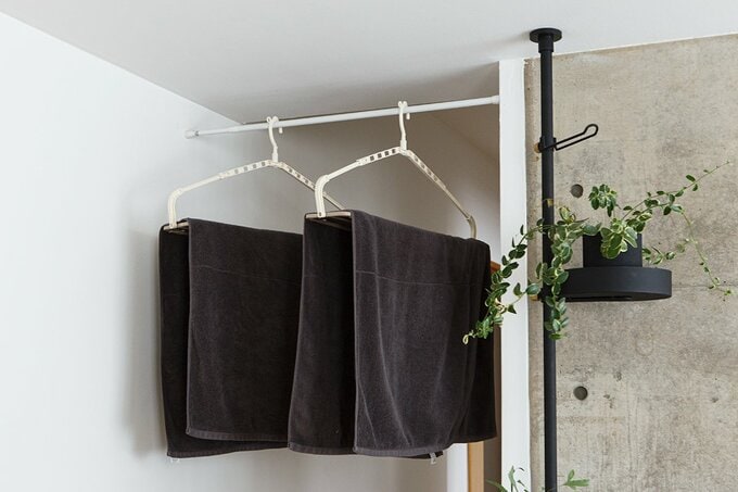 つっぱり棒は部屋干しのマストアイテム!