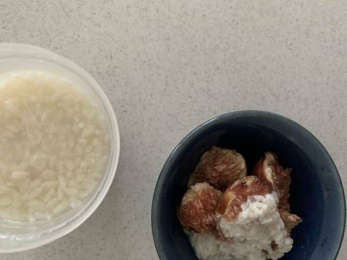 甘酒とフルーツにかけたもの