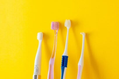 口臭やネバつきを落とす「歯ブラシ」4本。みがき残しなく、老けない歯に