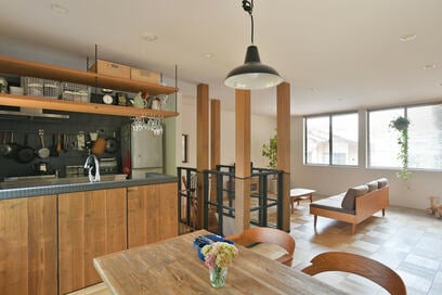 【戸建てリノベ事例】築55年の戸建て。新築に匹敵する新耐震基準まで引き上げ、2階を