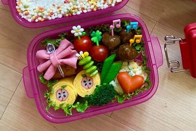 お弁当のすき間にハムリボン！入れるだけでかわいい簡単デコおかず
