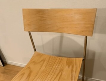 木目の美しい椅子に大変身！DIYで古い塗装を剥がし、塗り直してみた