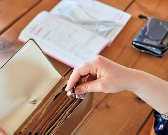 月の生活費が6万円減に！話題のレシートホルダーの使い方