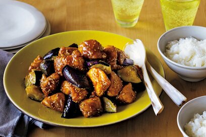 超ジューシー！「ナスと鶏胸のオイスターゴマ甘酢」レシピ。ご飯がすすむ甘酢ダレがポイント