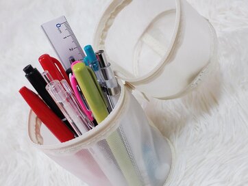 無印良品の「縦でも横でも使えるペンケース」（790円）が意外な名品だった。使って納得、ワザありの工夫