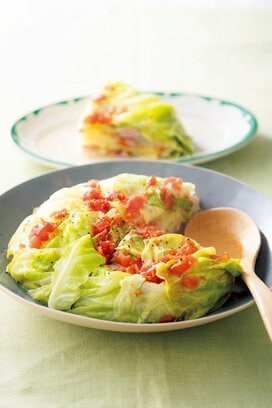 キャベツ、ソーセージ、トマトをレンチン。ボリューム満点腸活おかず