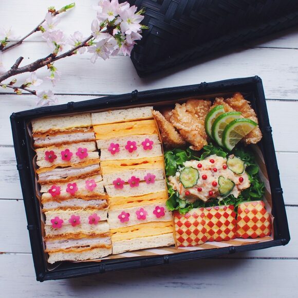 厚焼き卵サンドのお弁当