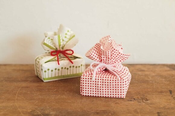 ペーパーナプキンでつくる華やかラッピング